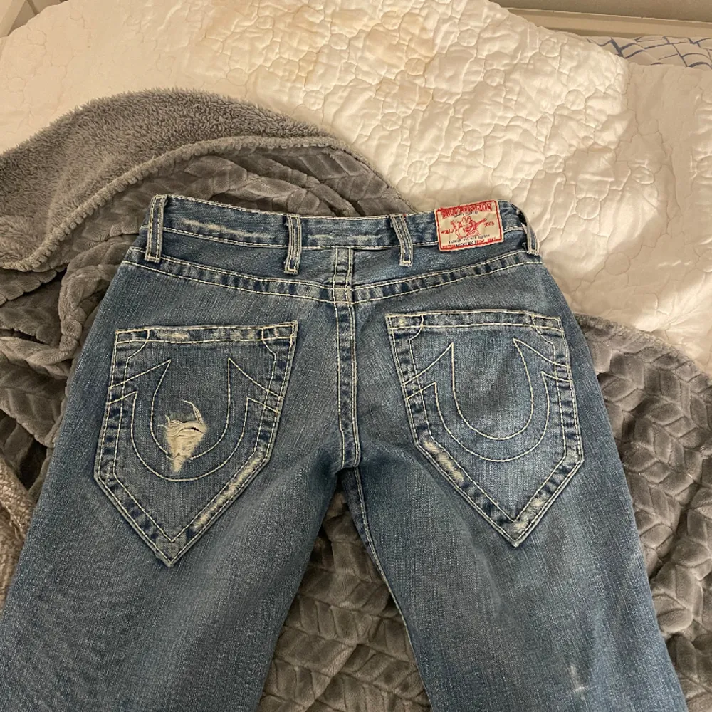 Snygga True religion jeans i storlek 28 i jätte bra skick🩷. Jeans & Byxor.