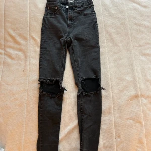 Snake Jeans - Säljer mina Snake Jeans från Lager 157 då dom ej kommer till användning längre. Ok skick, dock ganska ”blekta”. 🤍