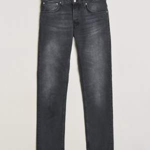 Säljer dessa nudie jeans! Färg: dark cove, nypris: 1799, skick 10/10! Tveka inte på att skriva!