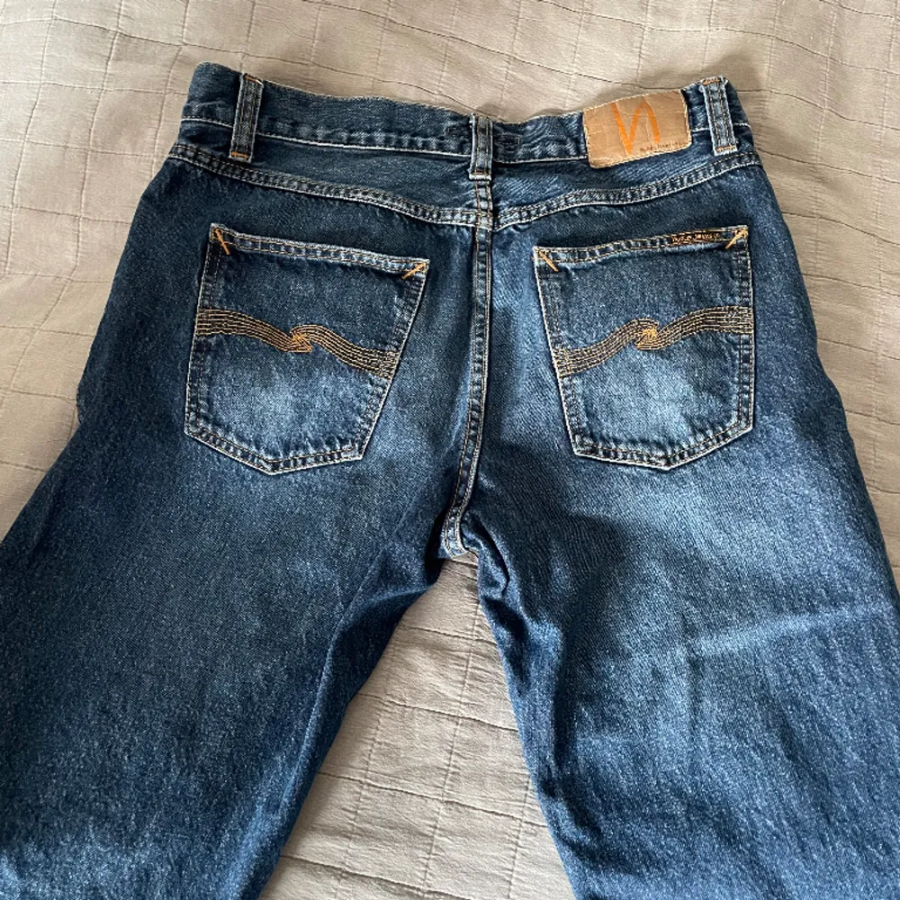 Säljer nu mina Nudie jeans i storlek W 31 L 32 som passar mellan 180 till 184 Säljer pga att jag inte använder de så mycket längre Nypris 1600kr Mitt pris 550. Jeans & Byxor.