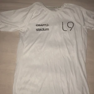 Padel gympa t-shirt - Använd 2 ggr, Bra kondition.