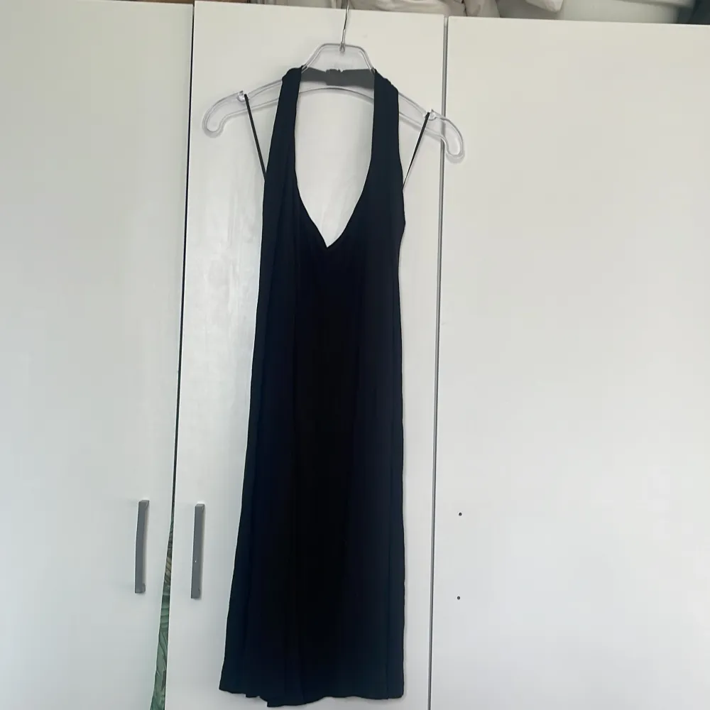 Halterneck klänning från Gina tricot. Klänningar.