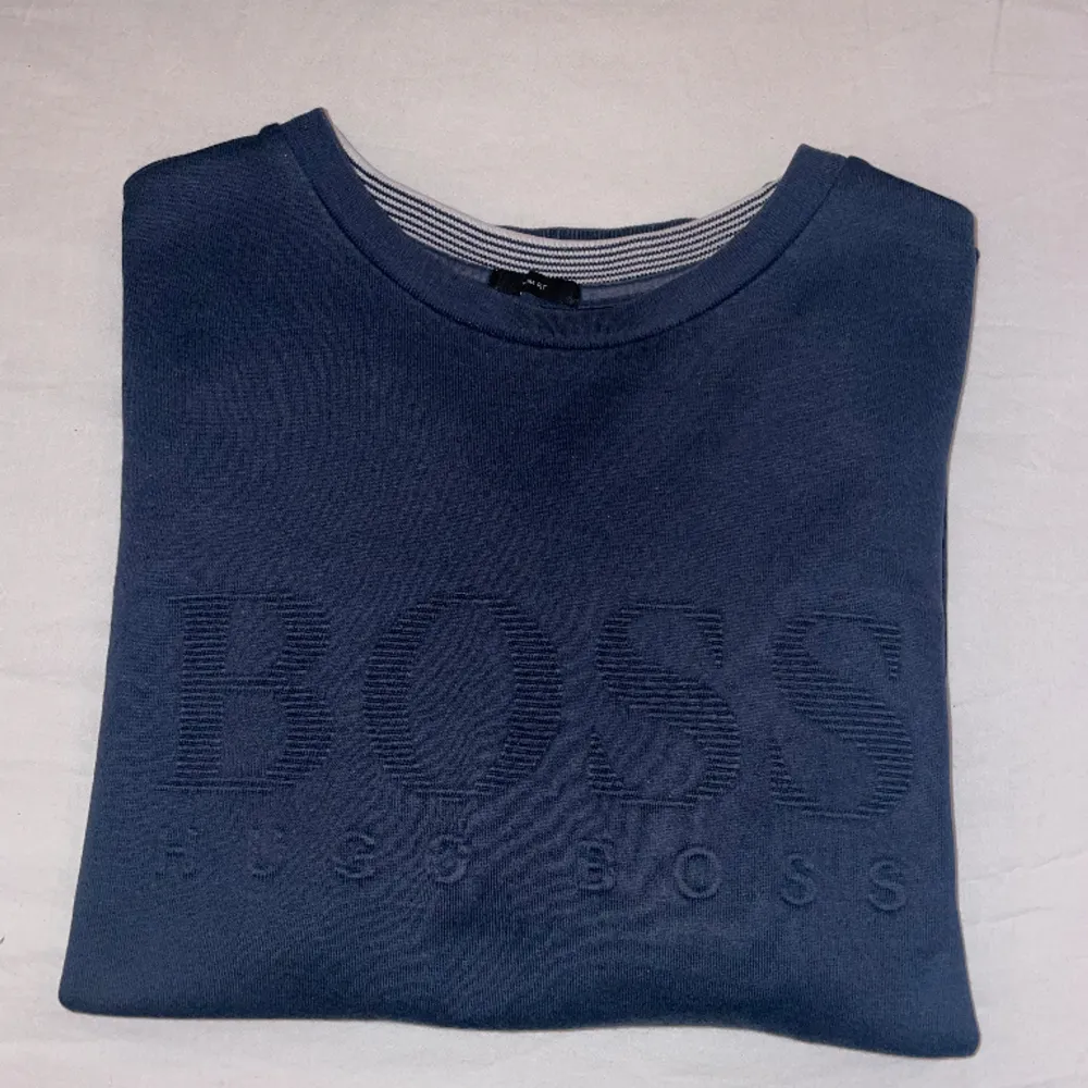 Hugo Boss Sweatshirt i storlek S slimfit.. Tröjor & Koftor.