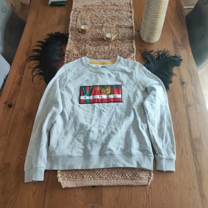 Kenzo - Tröja från Kenzo.  Använd men i bra skick.