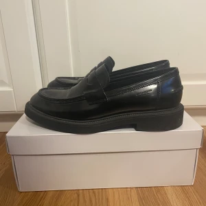 Vagabond loafers - Superfina loafers i fint skick, endast använda ett fåtal gånger! Säljer då de tyvärr är lite för stora för mig!🖤