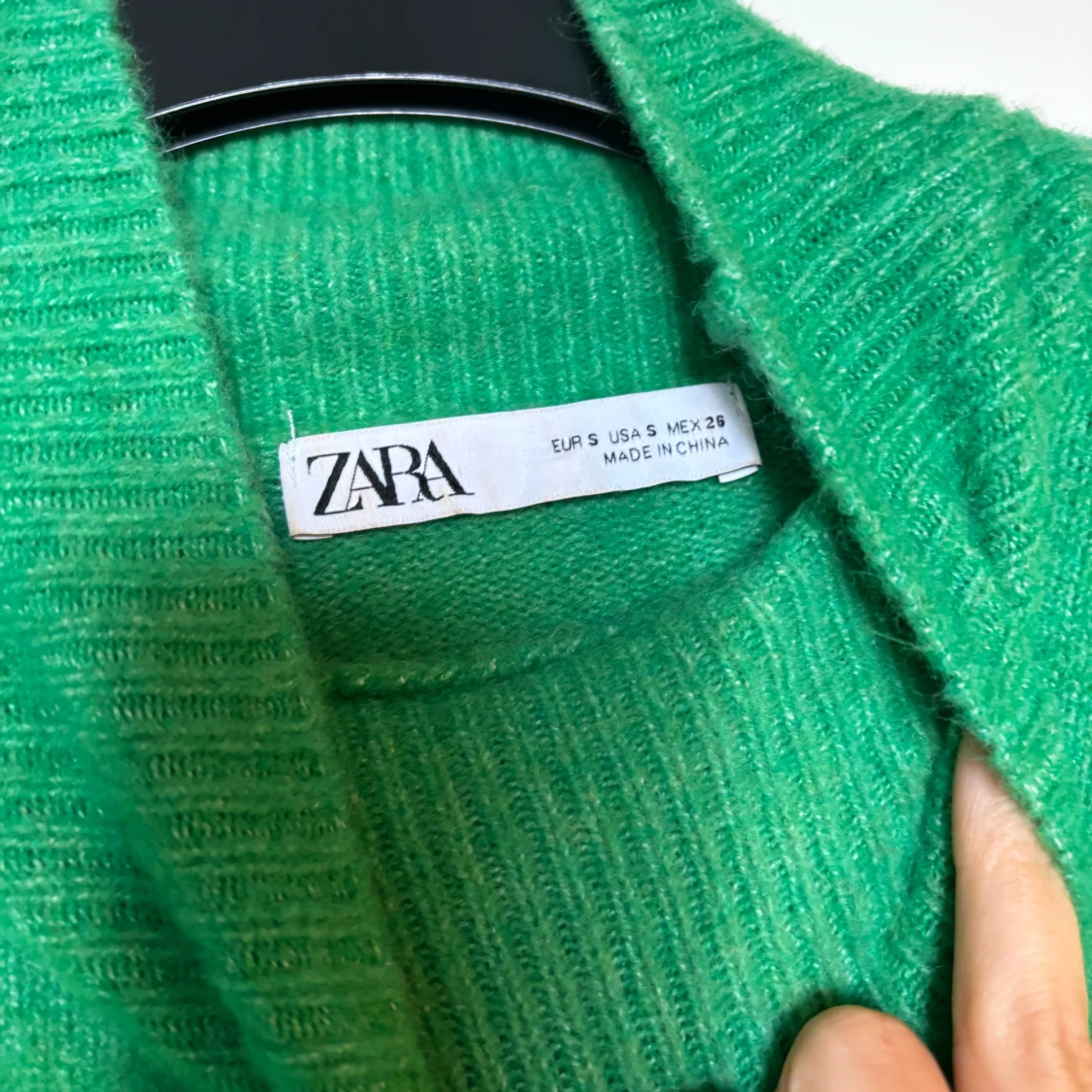 Grön ulltröja från Zara - 1