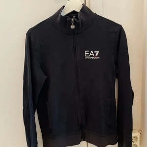 Armani Kofta - Bra skick, lite blekt Strl S