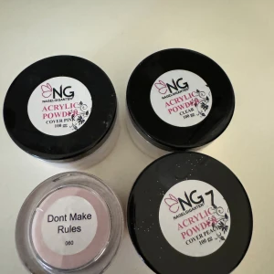 Massa nagel saker - Säljer endast allt tillsammans Över 1000 tippas Olika akryl pulver Färg och akryl vätska och penslar