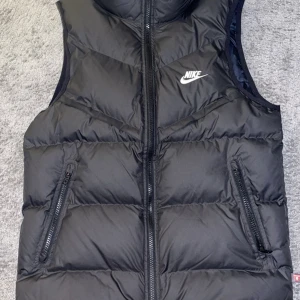 Väst  - Nike väst, storlek S