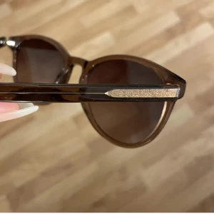 Solglasögon  - Enkla men fina solglasögon 