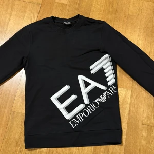EA7 tjocktröja - EA7 tjocktröja, svart, strl S-M