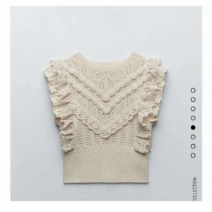 Zara blus - Säljer min superfina zara blus då den är för liten för mig! Inga deffekter, men använd några gånger💕 