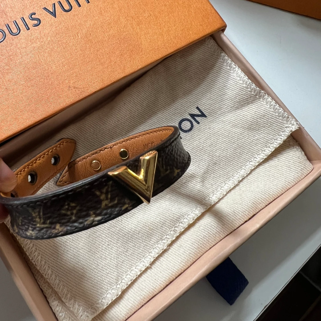 LOUIS VUITTON ARMBAND - 90