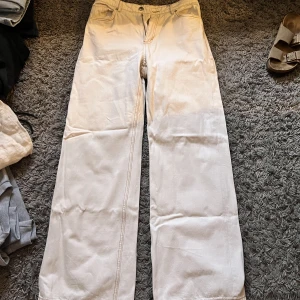 Monki jeans - Jeans från monki, passar både killar och tjejer. Se min profil för passform