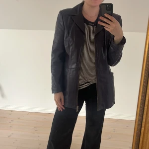 Lila skinnjacka Y2K retro  - Riktigt fin och perfekt skick  Strl M 