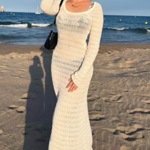 Jättefin strandklänning från bikbok🐚ser helt ut som ny inga defekter använd 1 gång 🏖️👙lägg bud köp direkt för 599kr