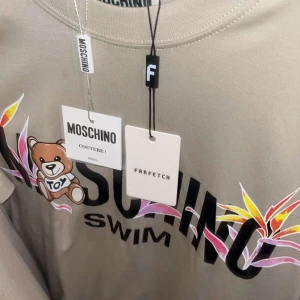 Moshinio tröjor  - Helt nya finns i lager