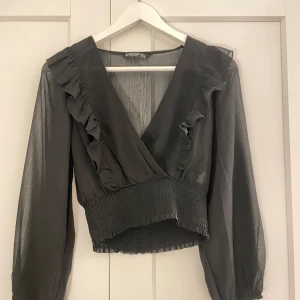 Svart topp - Fett snygg festtopp💥🙌🏼😇 storlek S