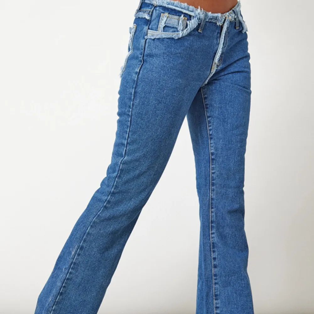 Super coola jeans från plt som är slutsålda! Perfekt nu till sommaren . Jeans & Byxor.