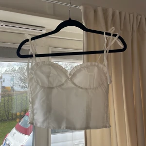 Topp  - Skriv om det önskas bilder på❤️