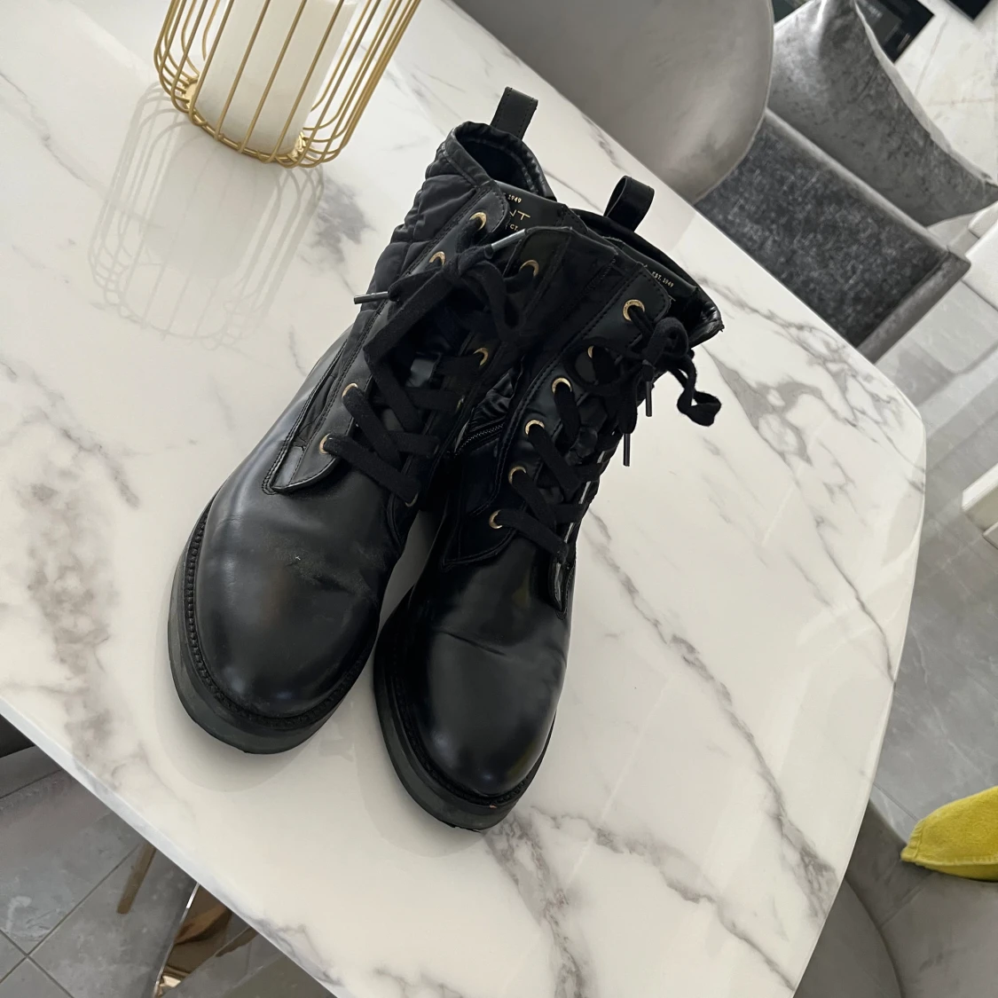 Gant skot, använd fåtal gånger. 500 kr.  - 92