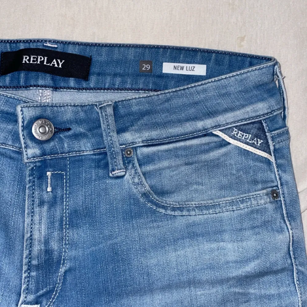 Replay jeans i storlek 29/32🔥 Skick-9,5/10 Nypris-1000 Mitt pris-249! Kom privat för frågor eller funderingar!🙌. Jeans & Byxor.