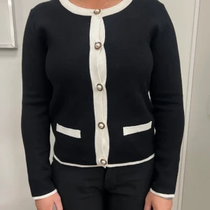 Zara kofta  - Super snygg zara kofta, Andävnd endast 1 gång💓