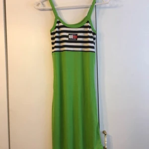 Klänning  - Oanvänd 