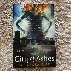 City of Ashes - Cassandra Clare - Nyskick. På engelska