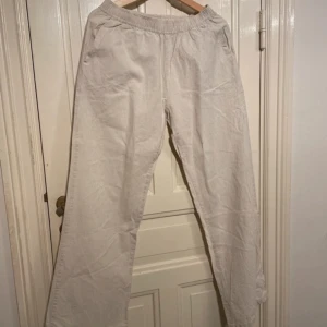 Linnebyxor  - Storlek S Tall från madlady  Använd få tal gånger och ser nästan helst nya ut