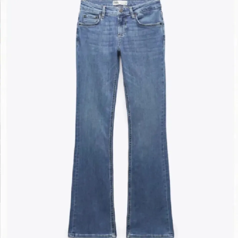 Lite för små för mig därför säljer jag dem💞. Jeans & Byxor.