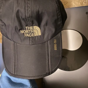 North Face Gore-Tex keps  - Bra skick