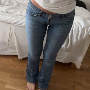 Vintage levis 572 bootcut jeans lowwaist