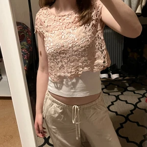 Spetstopp 🎀 - Från Kappahl, storlek 36, men snarare 34 💕 80kr+frakt 💓