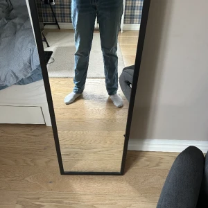 Jack and Jones Loose/chris - Hej, säljer ett par feta och billiga jack and Jones jeans  Storlek 32/34, vid frågor eller funderingar skicka gärna ett dm till mig.