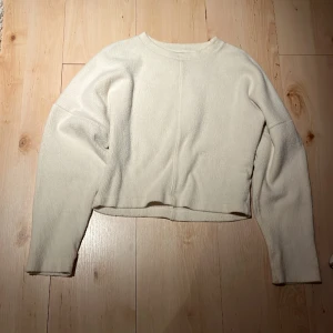 Tröja från Gina  - Tjocktröja från Gina tricot, oanvänd💕