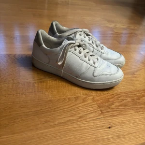 Skor - Väl använda helt ok skick