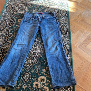 Levi’s low waist baggy - Bra skick väldigt snygga low waist Levi’s jeans