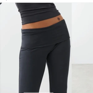 Yogapants  - Ett bar jätte sköna fina yoga pants från Gina tricot har knappt alls använd dom,så de är  i bra skick. Nypris 360kr