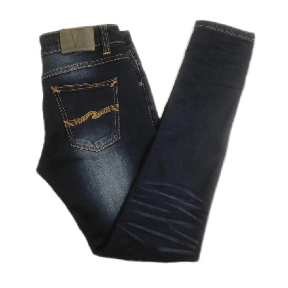 Nudie jeans | Storlek W27 L33 | Skick 9/10 | Nypris, Runt 1500kr | Vårt pris, 399kr | Färg, Blå med vita detaljer | Pris kan diskuteras | Hör av er vid frågor eller intresse😁. Jeans & Byxor.