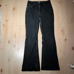 Svarta jeans från Gina som är helt oanvända, storlek 34/S💕💕☀️