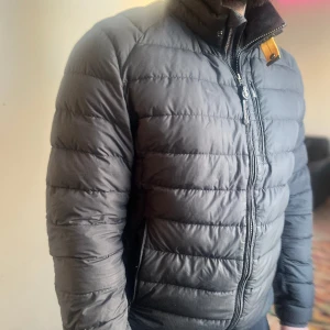 Parajunpers ugo lightweight - Parajunpers ugo lightweight använd fåtal gånger mycket bra skick 1500kr