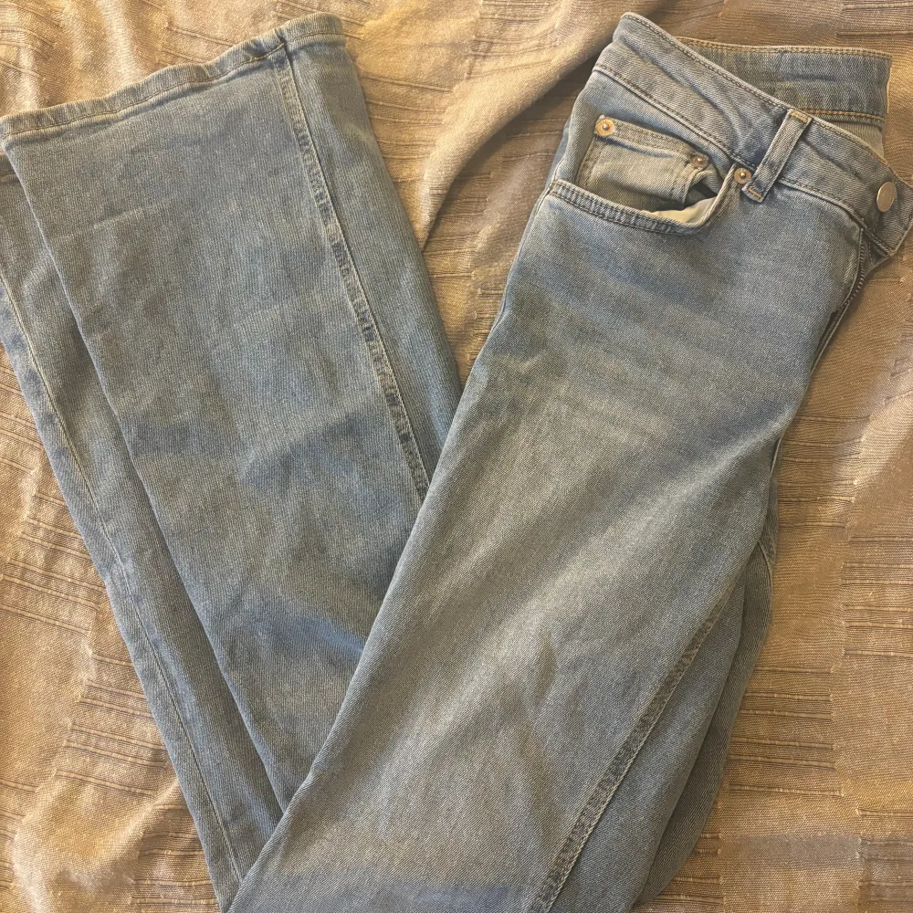 Snygga jeans från lager 157 i modellen low boot, dom är i full length. Jeans & Byxor.