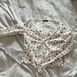 Kofta/tröja - Kofta/tröja i fint skick. Storlek s. 