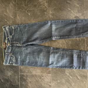 Jacob cohen jeans, storlek 30 Skick 9/10 Bara använd några gånger då jag inte var nöjd med storleken 