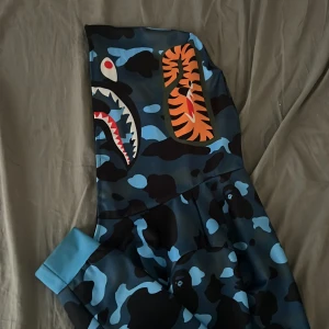 Tröja - Ja köpte den i januari 2023, har använt typ 5-6 ggr. Pris kan diskuteras