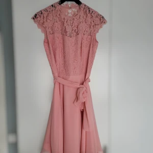 Klänning Esprit - Använd 1 gång Mycket fint skick  Orginal pris 799 sek 