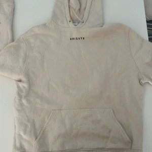 Arigato Hoodie - Snygg och stilren Arigato hoodie! Super fint skick med inga tecken på användning! Pris kan diskuteras  M men passar även S