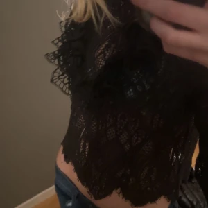Zara spets blus - Lägger upp igen pris kan diskuteras ❤️använd köp nu gärna 