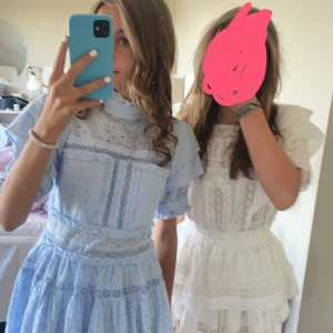 By malina klänning - Säljer denna by malina klänning som är endast använd en gång! Passar till student skolavslutning osv. Köpte den för 1900 kr